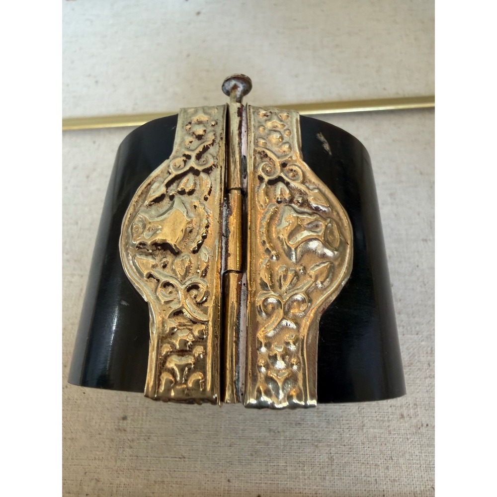Vintage Wide Black Horn Resin Cuff Bracelet Brass‎ Ornate Repousse Pin Closure